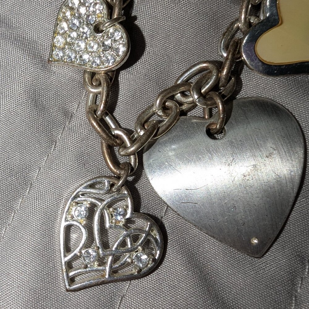 $1 with Bundle ~ Liz Claiborne Toggle Clasp Bracelet with Heart Charms 4600 - Picture 4 of 5